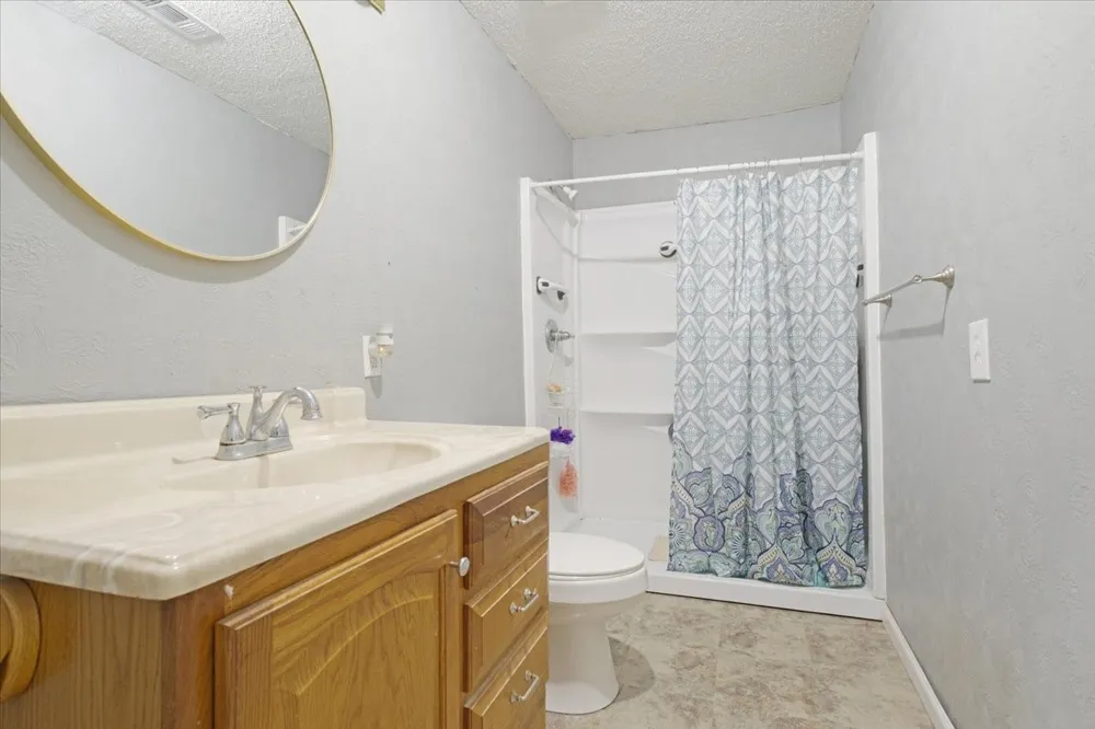 1250 Garrett Road Whitewright, TX 75491
