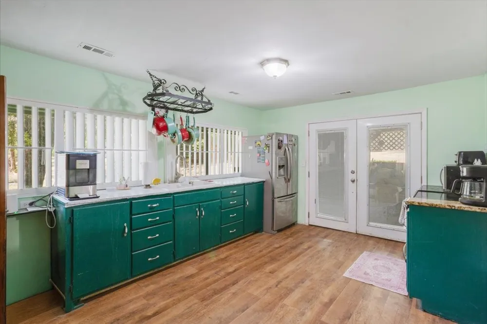 1250 Garrett Road Whitewright, TX 75491