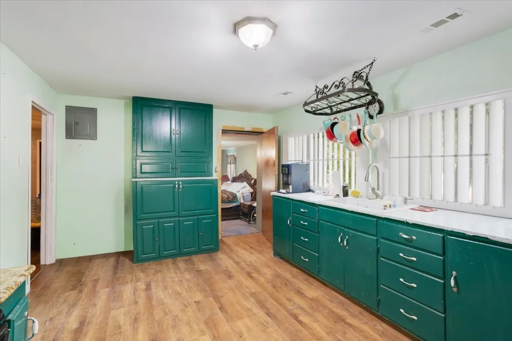 1250 Garrett Road Whitewright, TX 75491