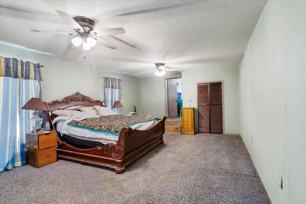 1250 Garrett Road Whitewright, TX 75491