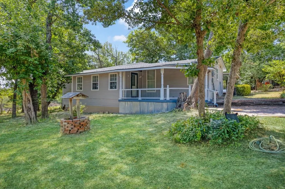1250 Garrett Road Whitewright, TX 75491