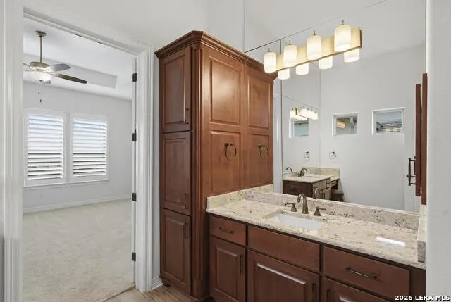 19506 Cresta Alto San Antonio, TX 78256