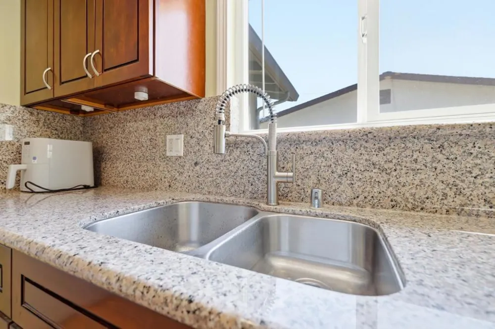 33713 Colgate Drive Union City, CA 94587