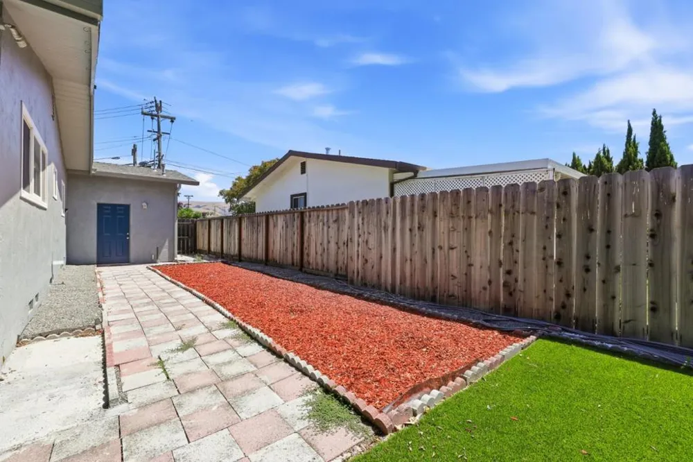 33713 Colgate Drive Union City, CA 94587