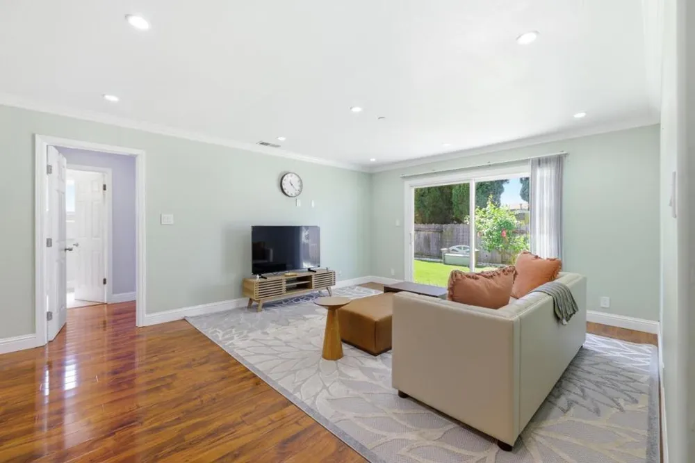 33713 Colgate Drive Union City, CA 94587