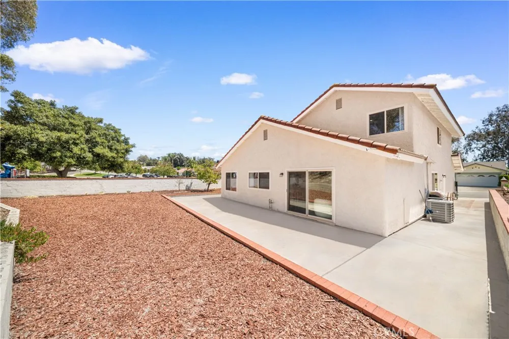 23992 Via La Coruna Mission Viejo, CA 92691