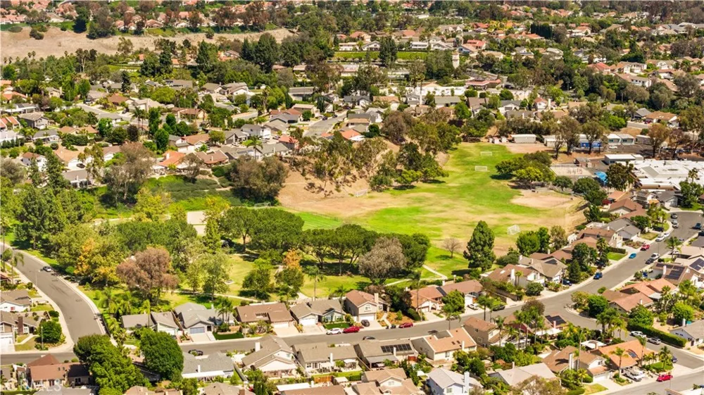 23992 Via La Coruna Mission Viejo, CA 92691