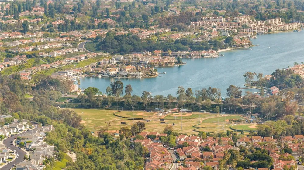 23992 Via La Coruna Mission Viejo, CA 92691