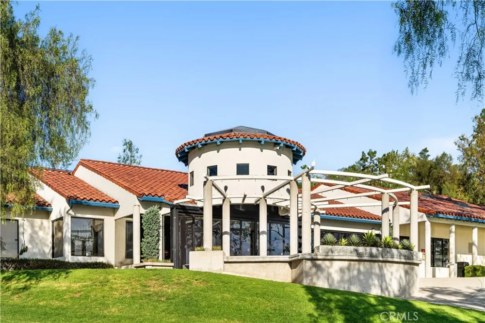 23992 Via La Coruna Mission Viejo, CA 92691