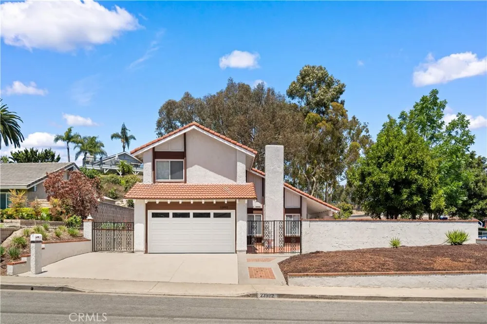 23992 Via La Coruna Mission Viejo, CA 92691
