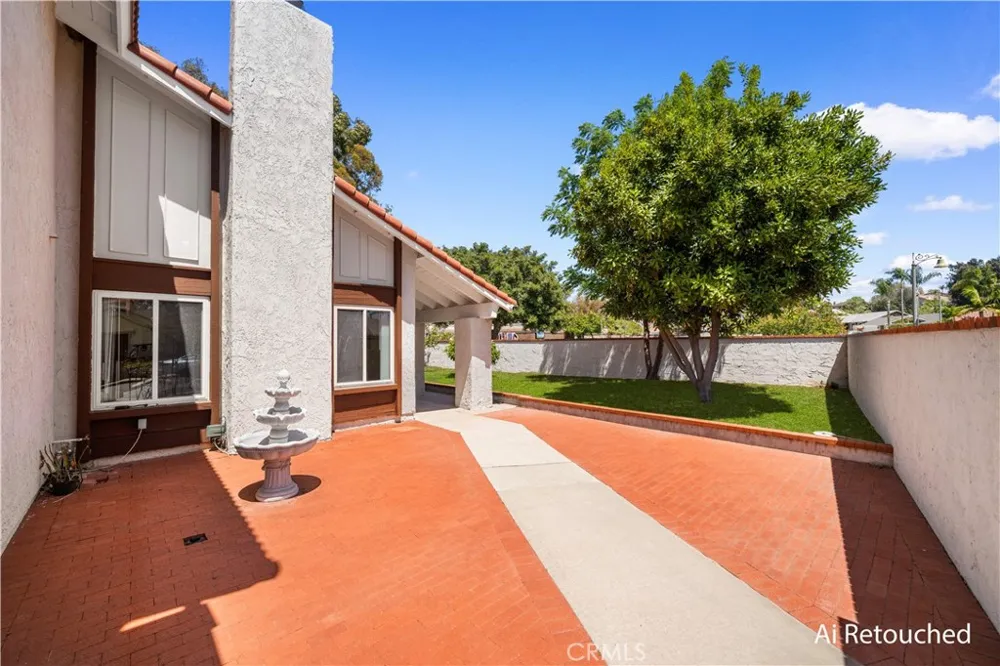 23992 Via La Coruna Mission Viejo, CA 92691