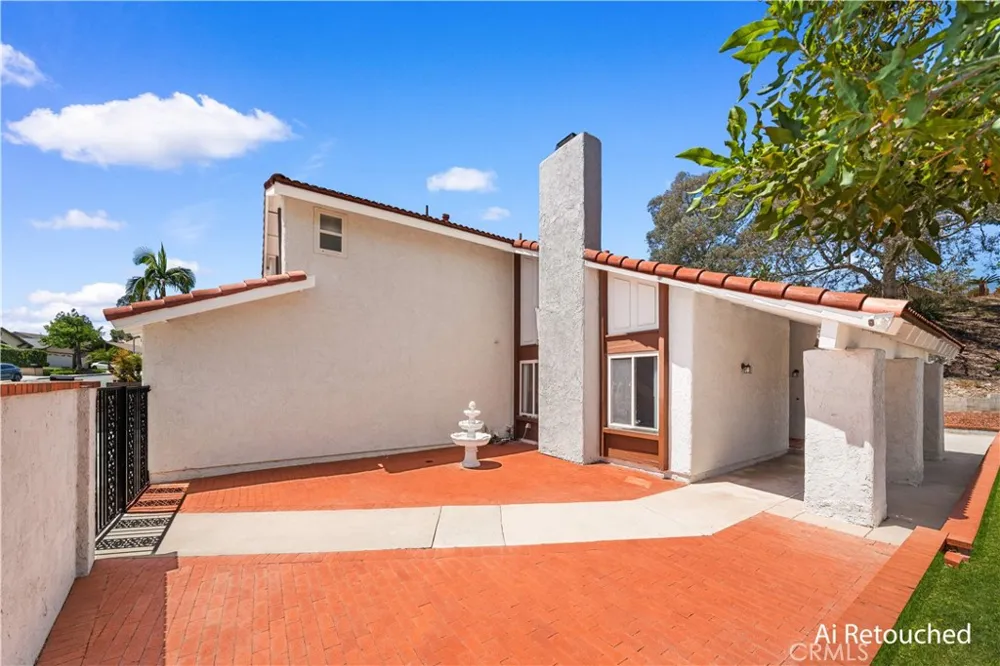 23992 Via La Coruna Mission Viejo, CA 92691
