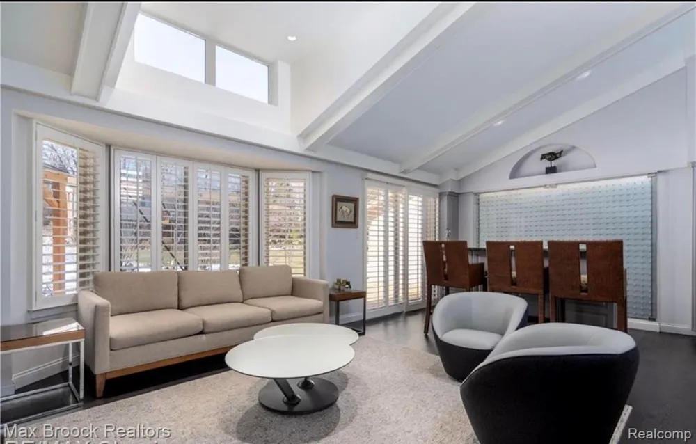 2880 BIRCHENA West Bloomfield Charter Township, MI 48324