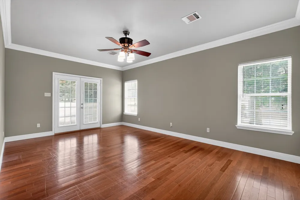 410 Pinehurst Drive New Ulm, TX 78950