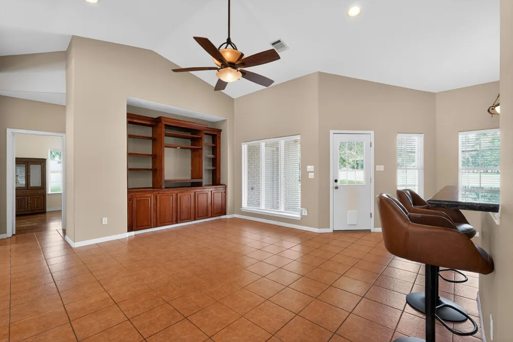 410 Pinehurst Drive New Ulm, TX 78950