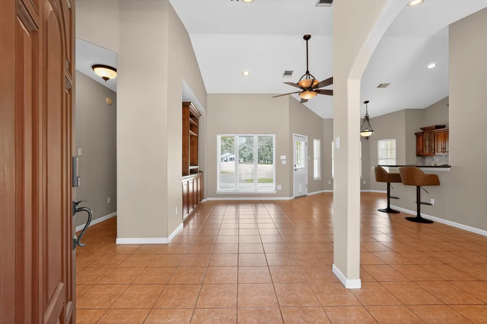 410 Pinehurst Drive New Ulm, TX 78950