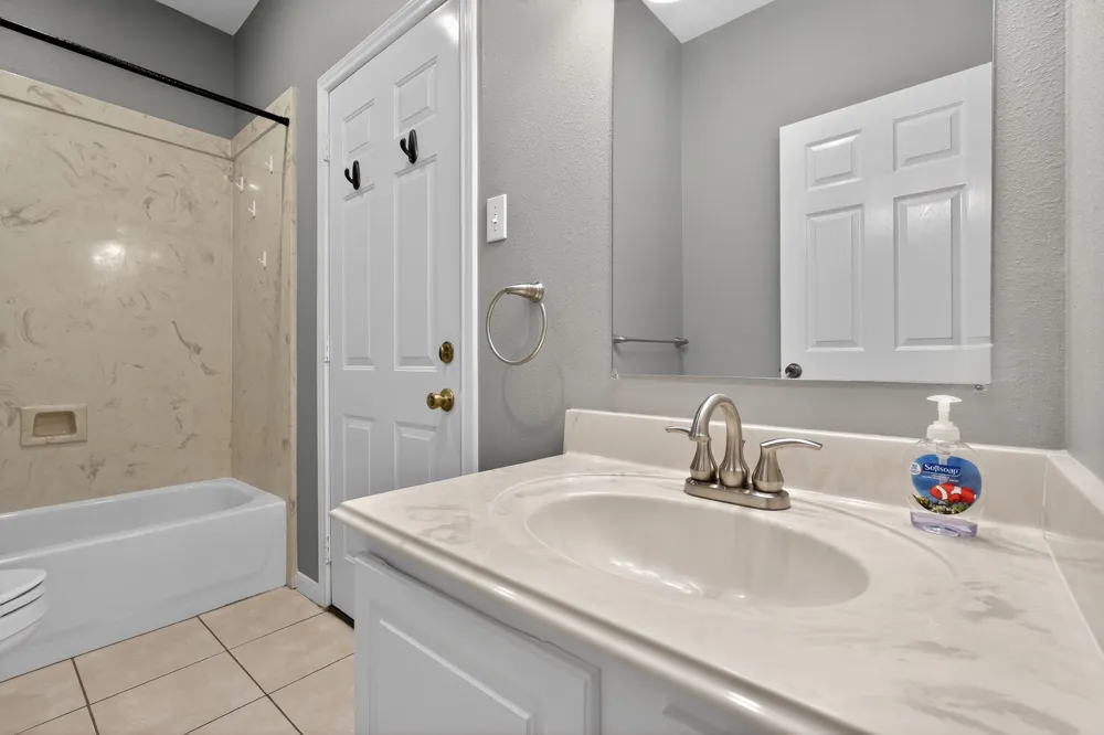 410 Pinehurst Drive New Ulm, TX 78950