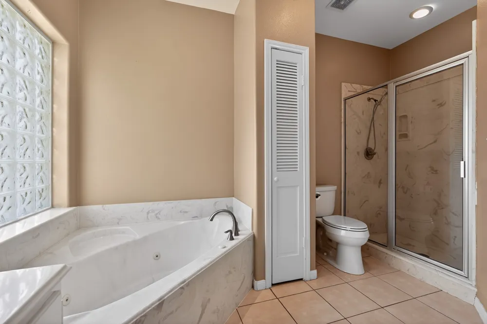 410 Pinehurst Drive New Ulm, TX 78950