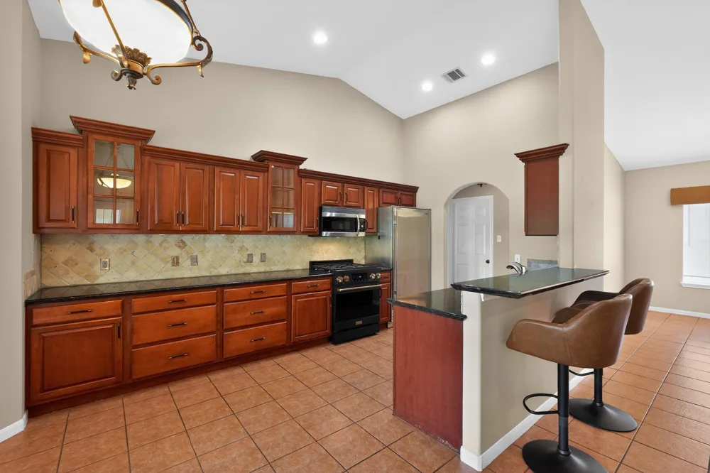 410 Pinehurst Drive New Ulm, TX 78950