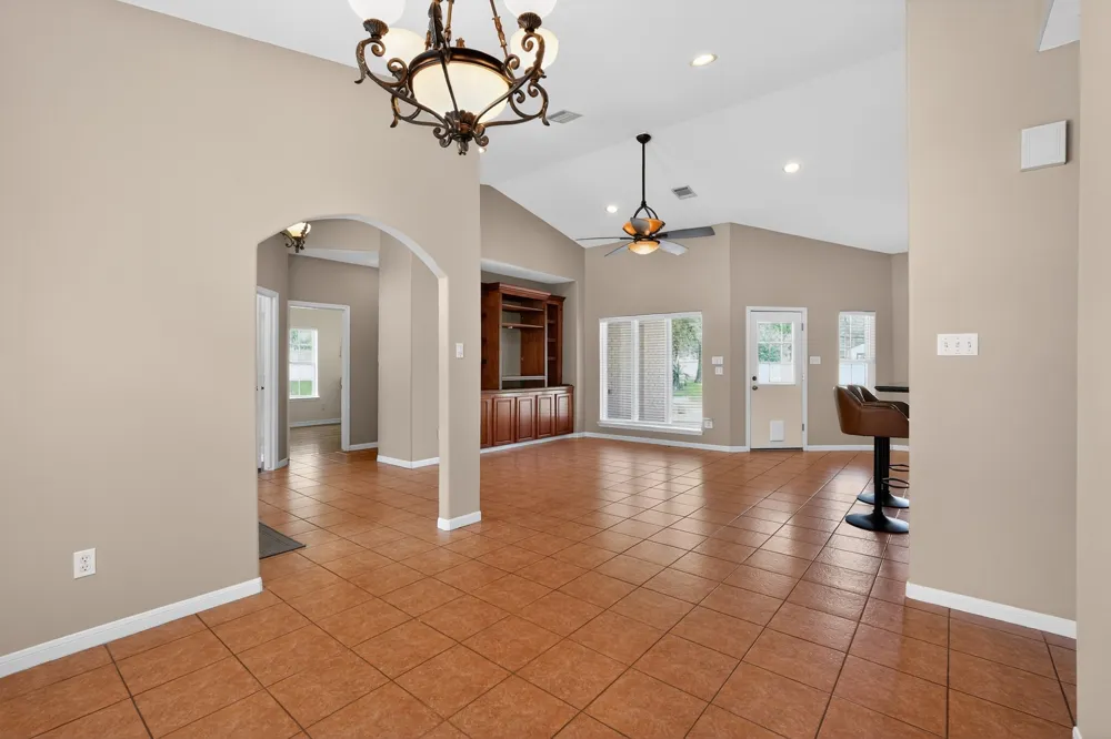 410 Pinehurst Drive New Ulm, TX 78950