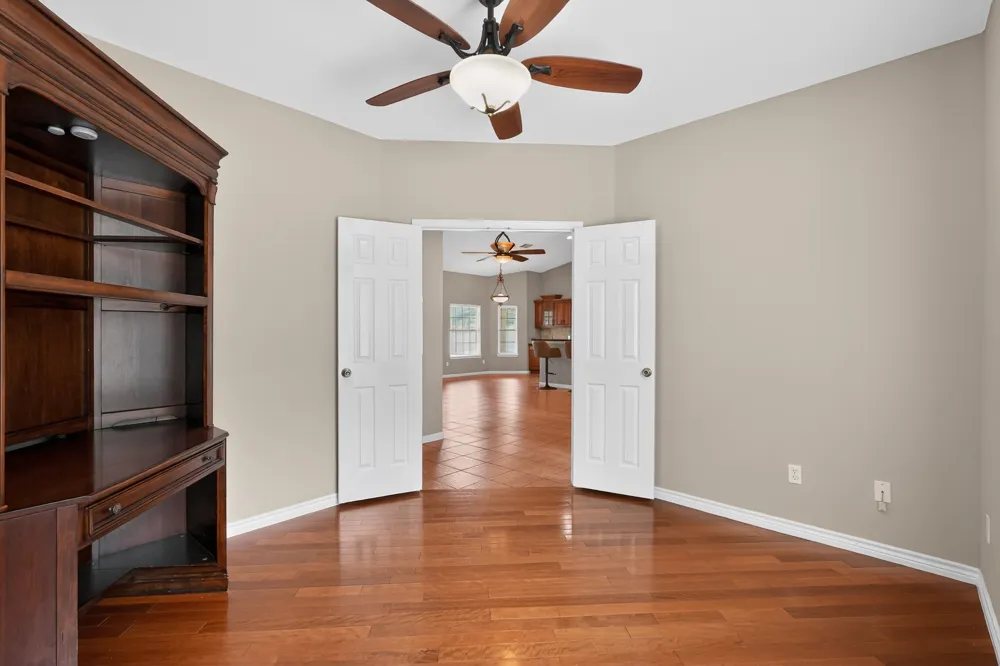 410 Pinehurst Drive New Ulm, TX 78950
