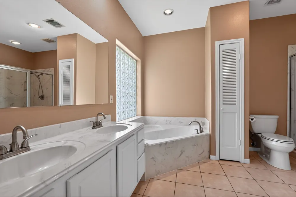 410 Pinehurst Drive New Ulm, TX 78950