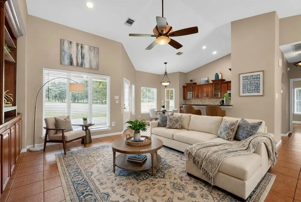410 Pinehurst Drive New Ulm, TX 78950