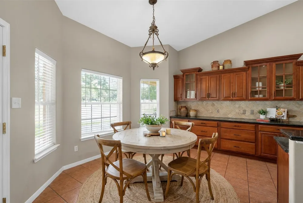 410 Pinehurst Drive New Ulm, TX 78950
