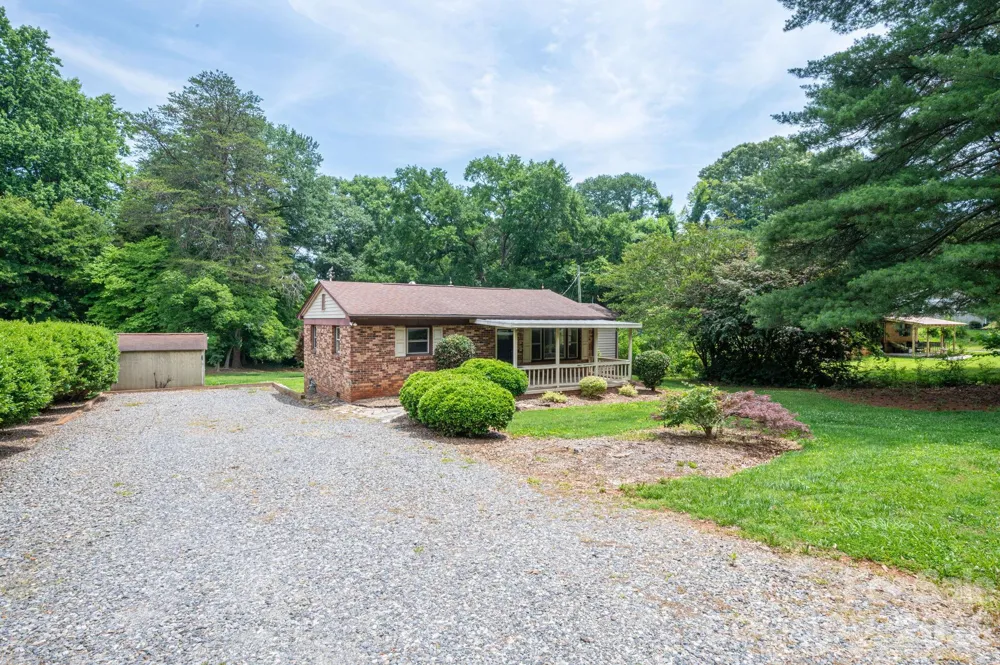 626 Dallas Spencer Mtn Road Dallas, NC 28034