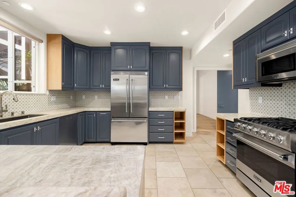 16123 W Sunset Boulevard #105 Pacific Palisades, CA 90272