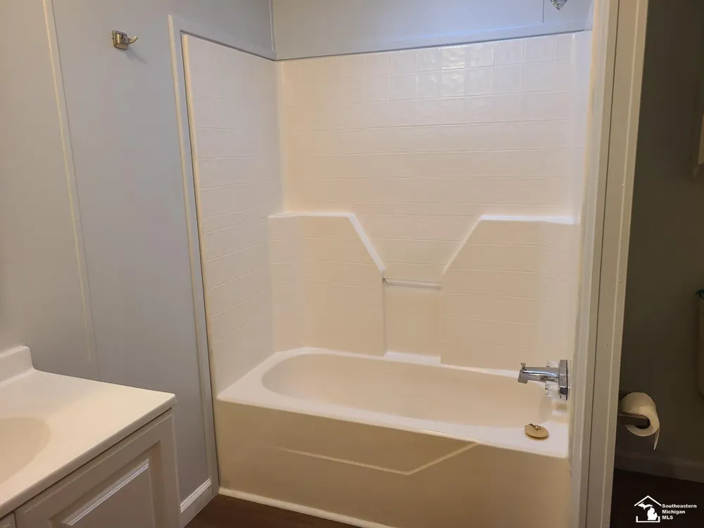 3202 Ferndale Street Frenchtown Township, MI 48162