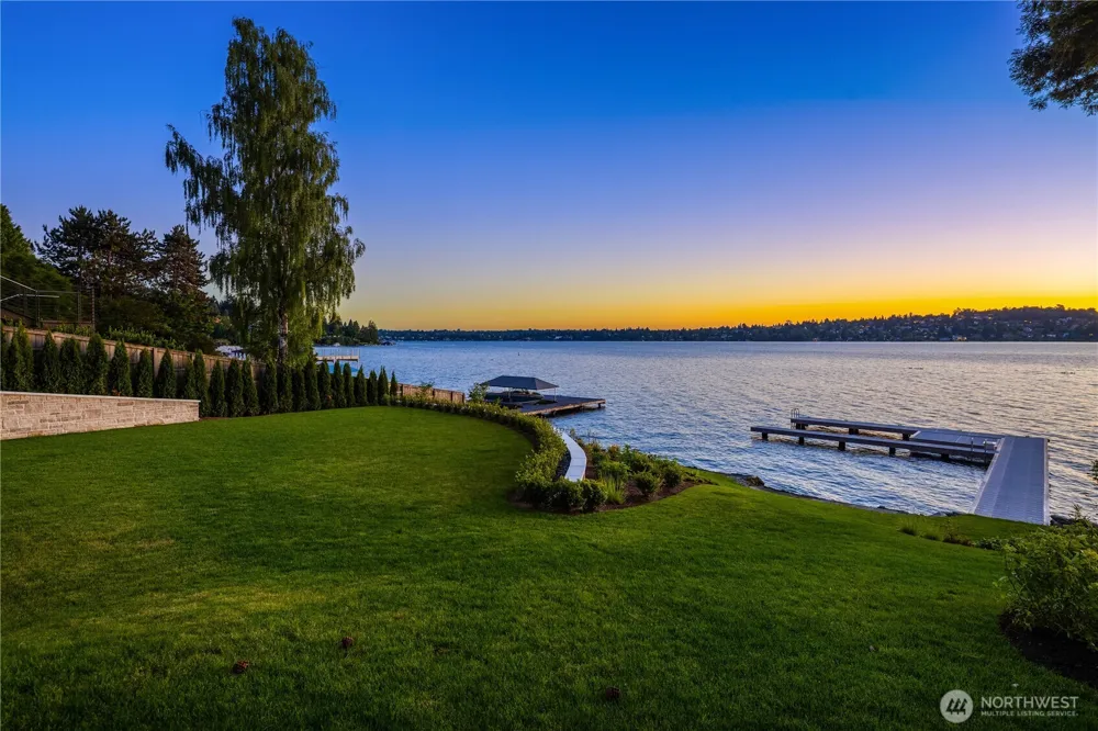 6333 77th Avenue SE Mercer Island, WA 98040