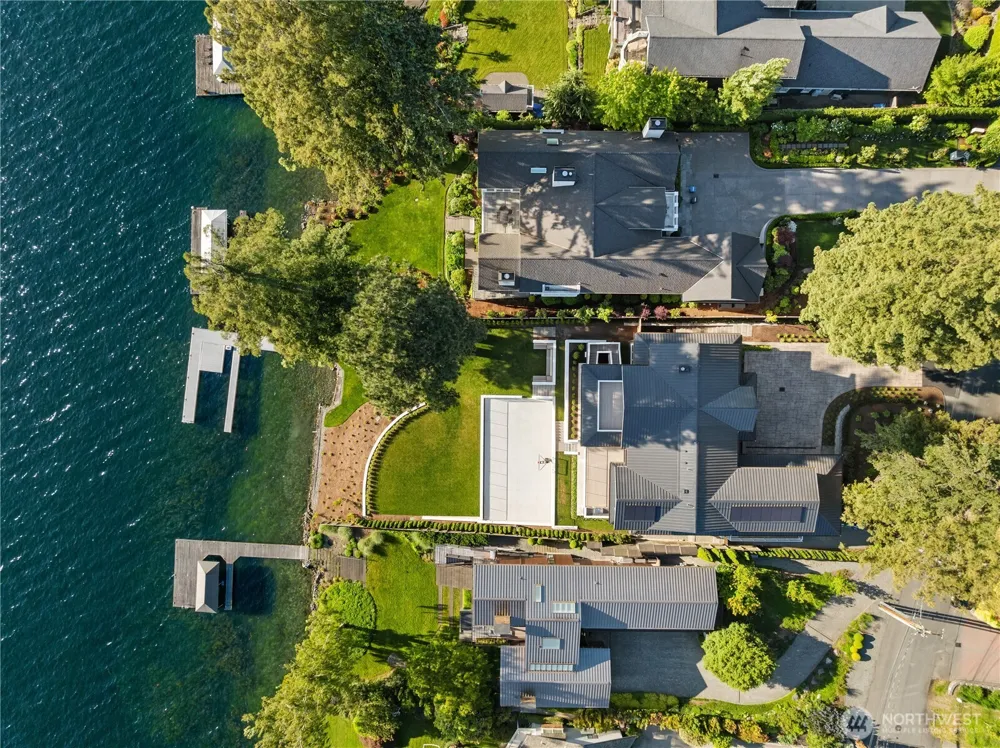 6333 77th Avenue SE Mercer Island, WA 98040