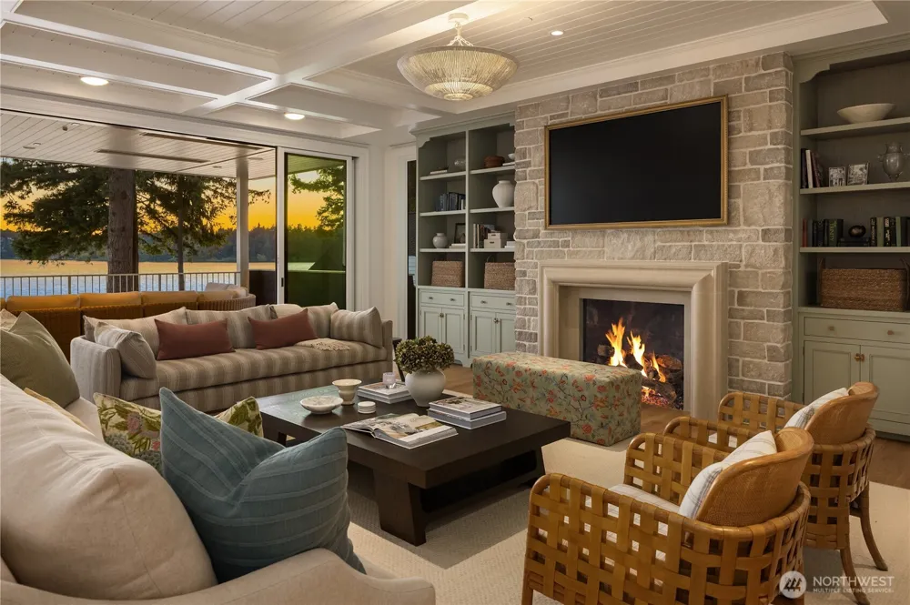 6333 77th Avenue SE Mercer Island, WA 98040