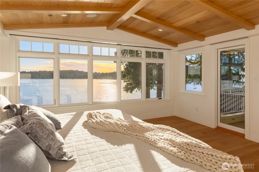 6333 77th Avenue SE Mercer Island, WA 98040