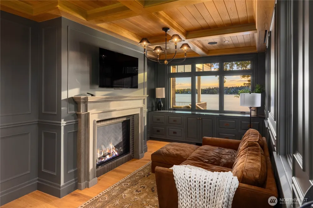 6333 77th Avenue SE Mercer Island, WA 98040