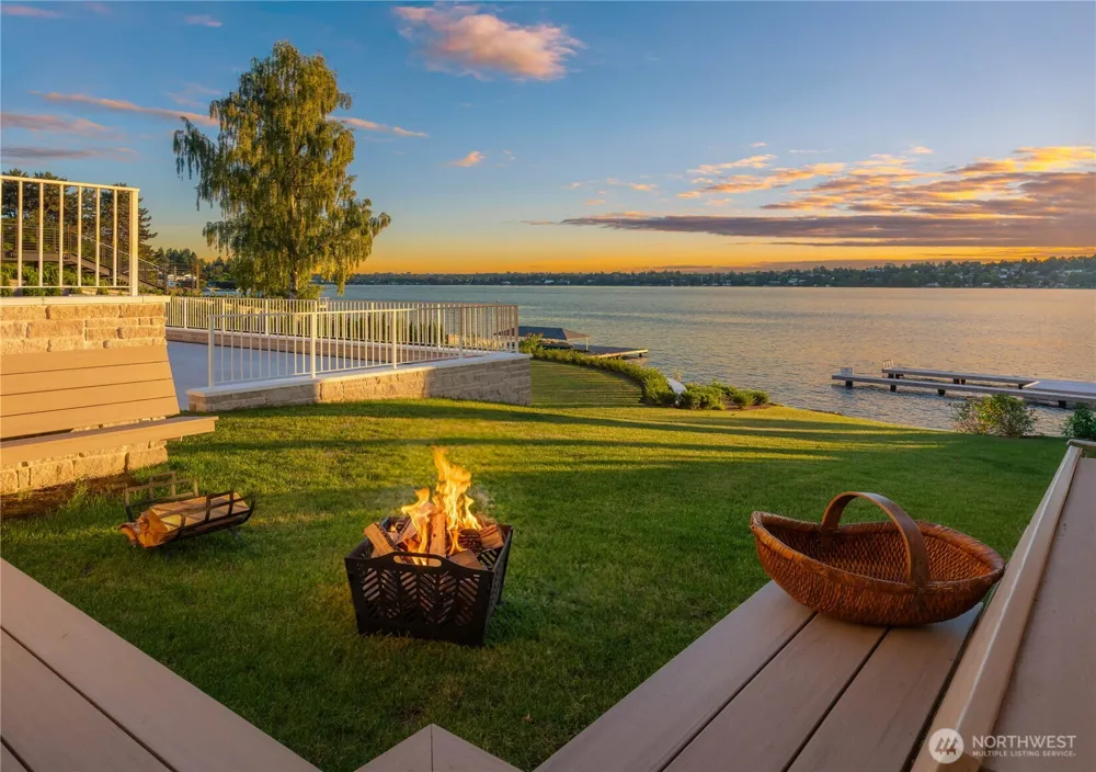 6333 77th Avenue SE Mercer Island, WA 98040