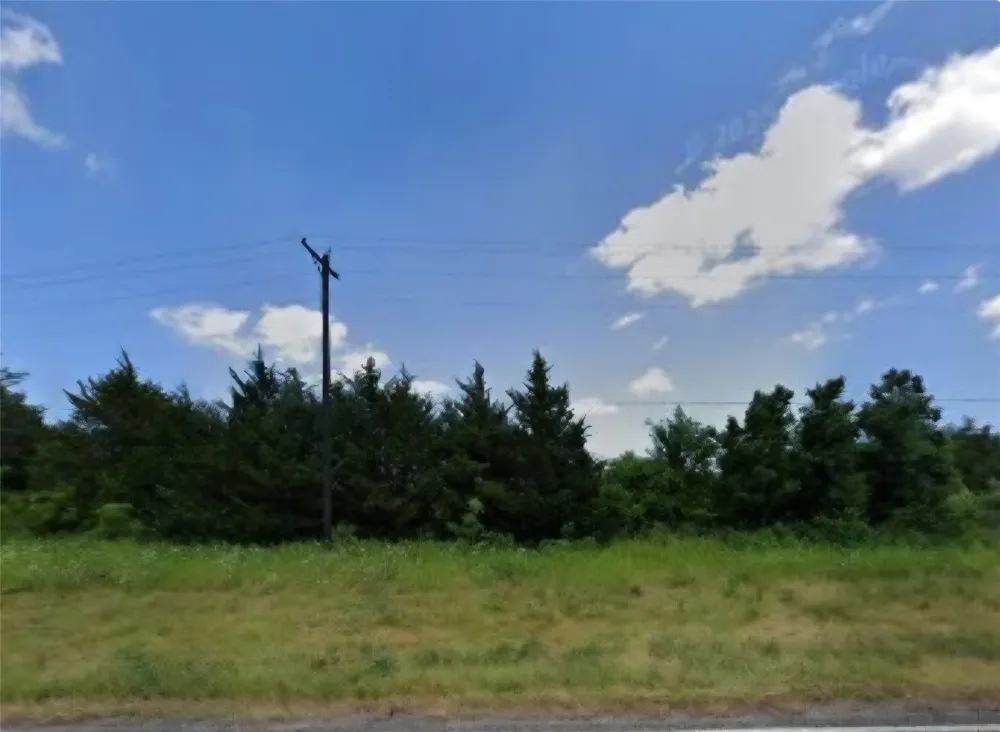 5909 Farm Road 38 S Brookston, TX 75421