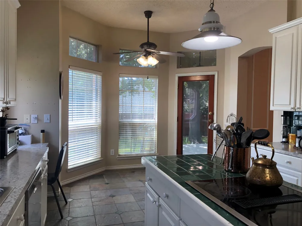 2685 Hillside Drive Highland Village, TX 75077