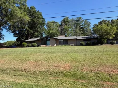2512 Sunnycrest Drive
