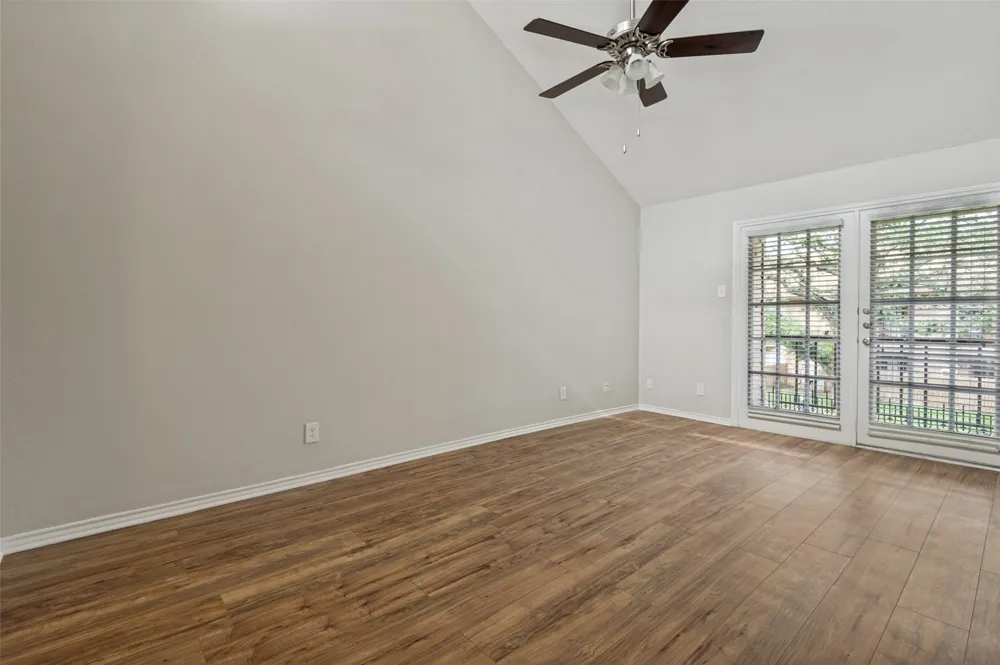 16301 Ledgemont Lane #277 Addison, TX 75001