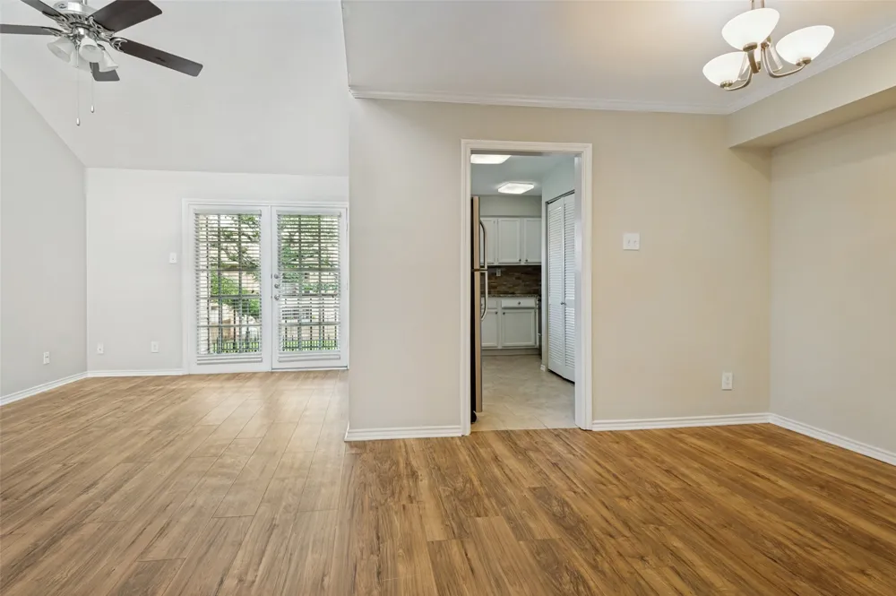 16301 Ledgemont Lane #277 Addison, TX 75001