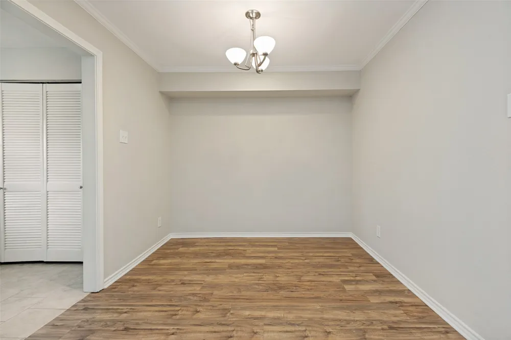 16301 Ledgemont Lane #277 Addison, TX 75001