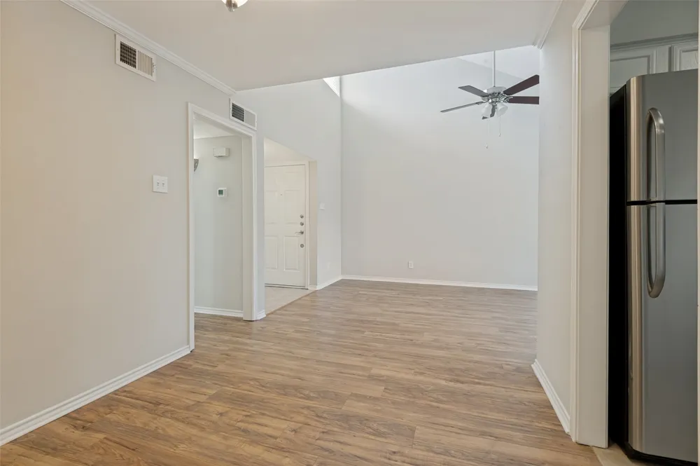 16301 Ledgemont Lane #277 Addison, TX 75001