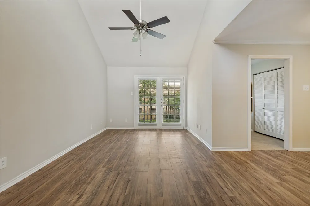 16301 Ledgemont Lane #277 Addison, TX 75001