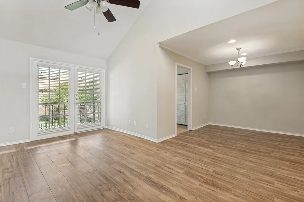 16301 Ledgemont Lane #277 Addison, TX 75001