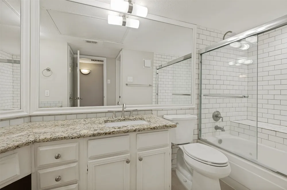 16301 Ledgemont Lane #277 Addison, TX 75001