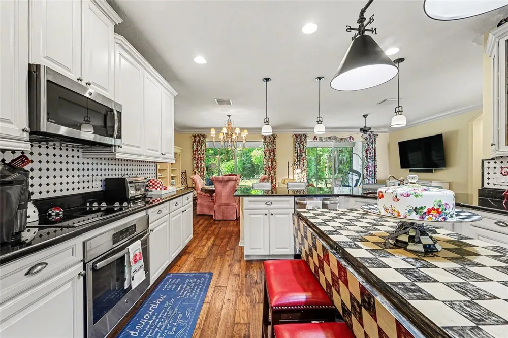 10202 HYANNISPORT LOOP San Antonio, FL 33576
