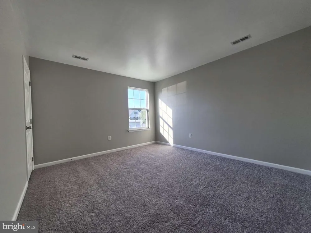 8 LOCUST LANE Swedesboro, NJ 08085