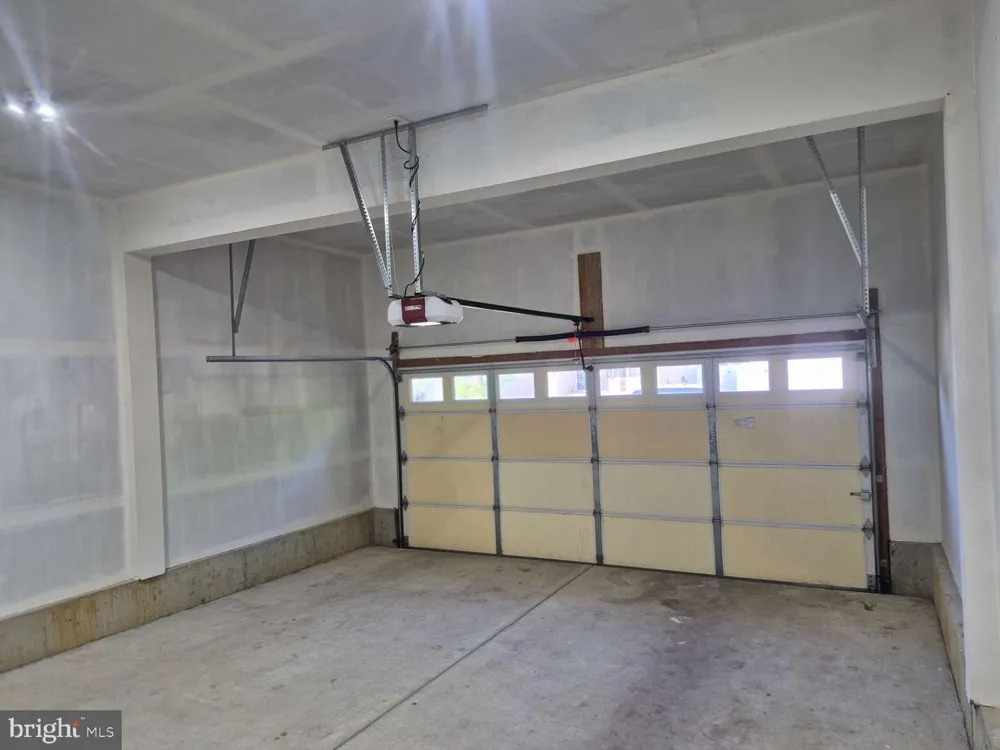 8 LOCUST LANE Swedesboro, NJ 08085
